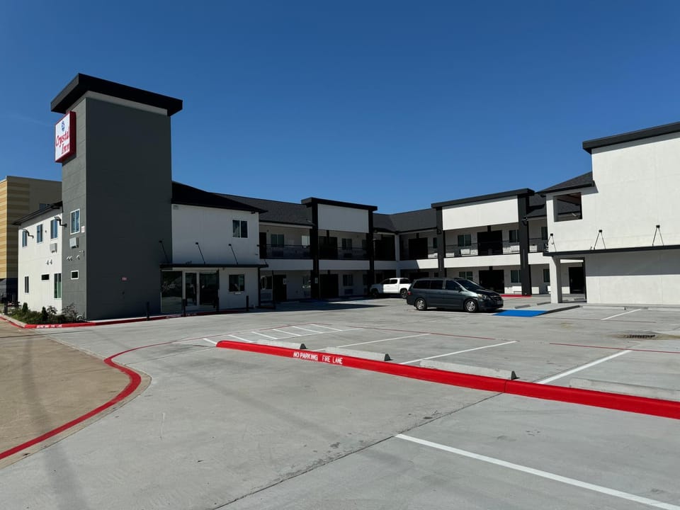 Property building, Day, Location, Parking