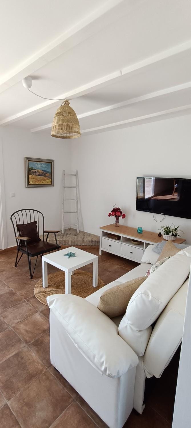 TV and multimedia, Living room, Dining area
