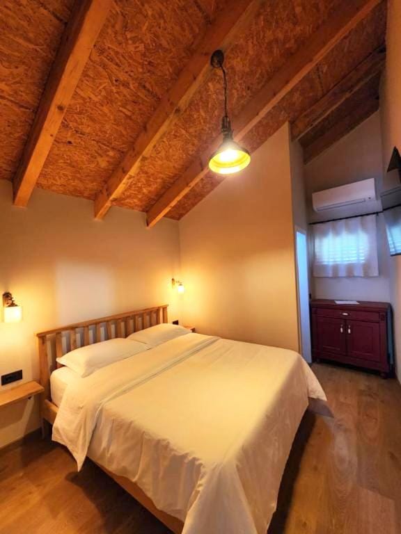 Guesthouse Te Avllia Bed and Breakfast in Vlorë County, Albania