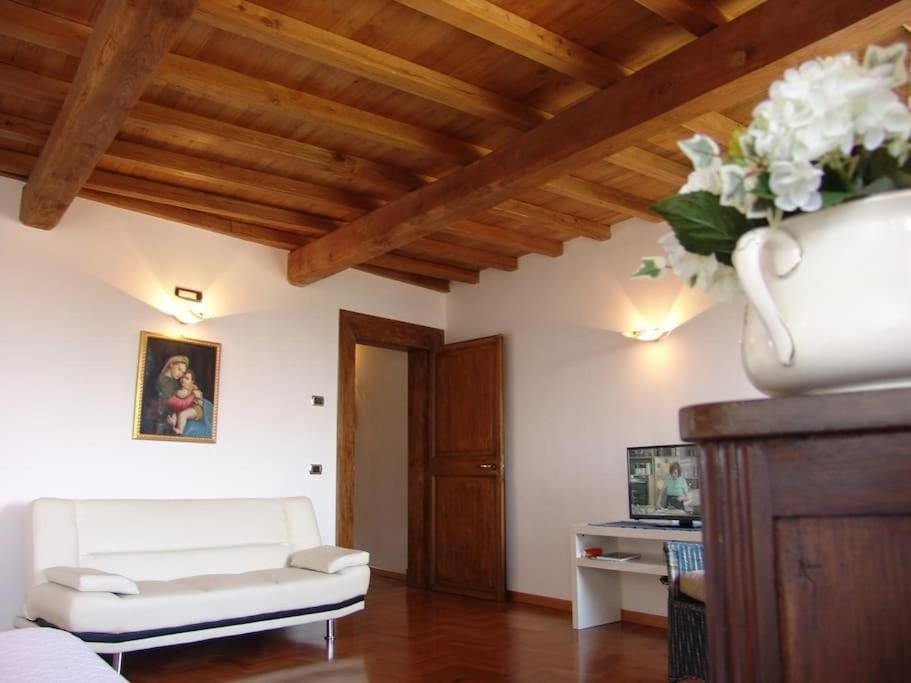 1927 Typical-House Apartment in Lazio