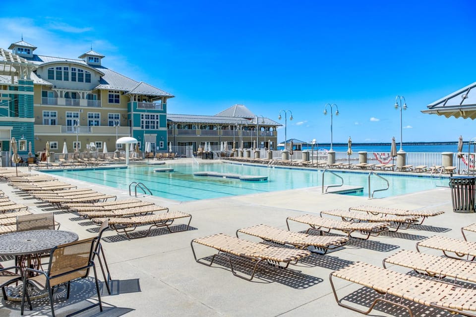Pool, Beach Access! Canal-Front Ocean City Gem House in Ocean City