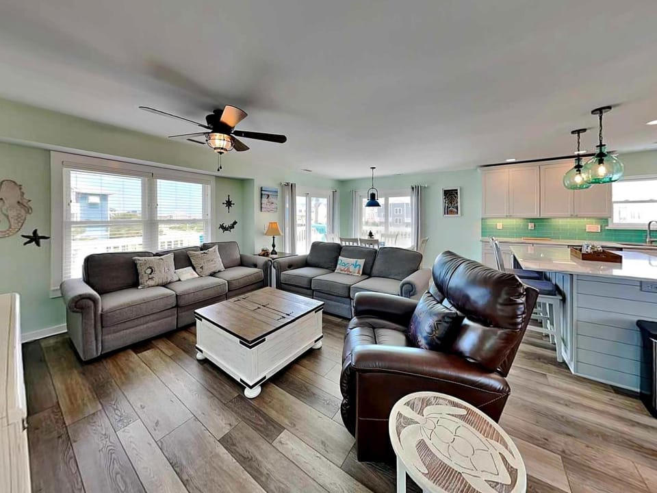 Kitchen or kitchenette, Living room, Seating area, furniture