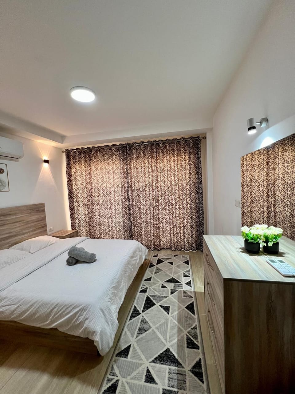 Hurghada Luxury 1BR on Al Mamsha and 2 minutes to the sea with access Al-Hambra Apartment in Hurghada
