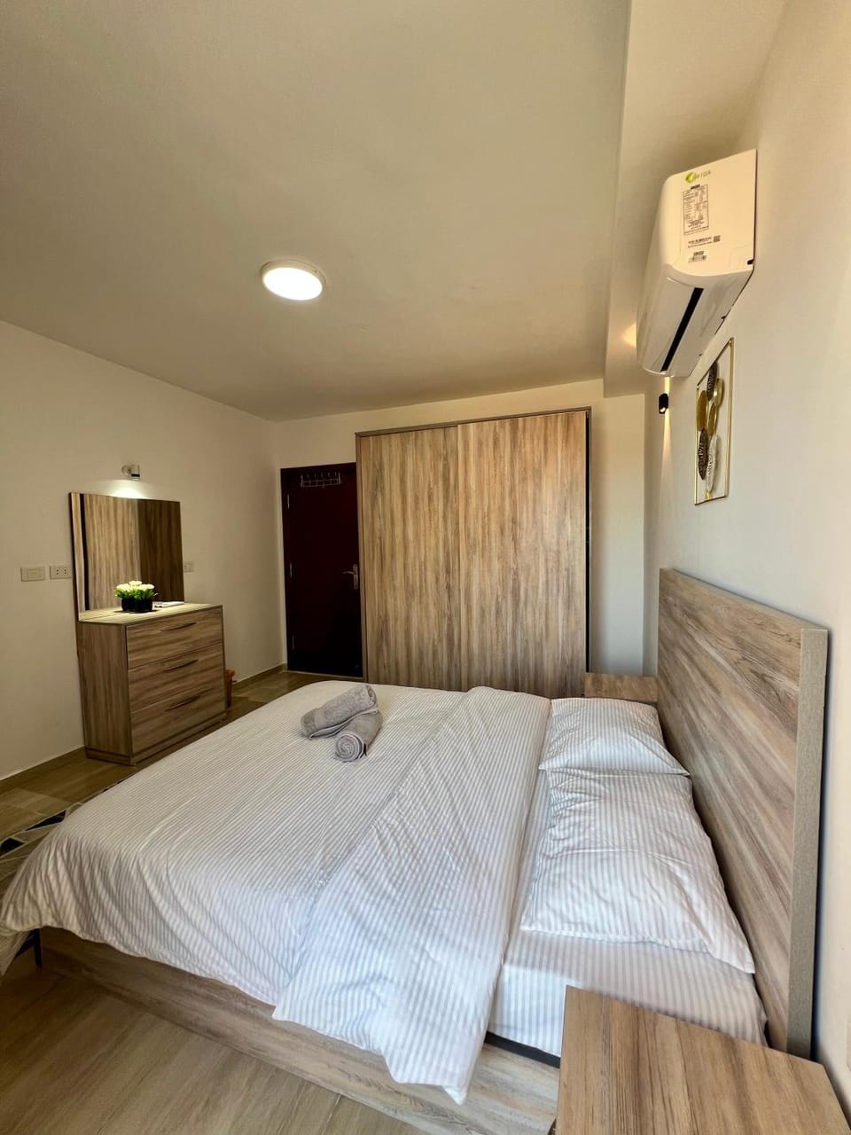 Hurghada Luxury 1BR on Al Mamsha and 2 minutes to the sea with access Al-Hambra Apartment in Hurghada
