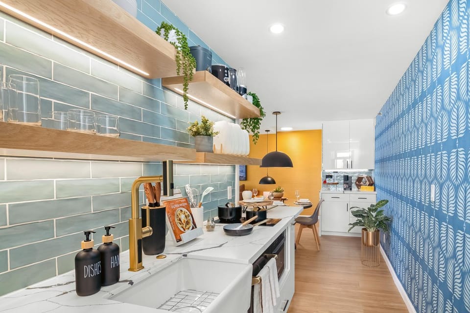 Kitchen or kitchenette, Drinks, stove