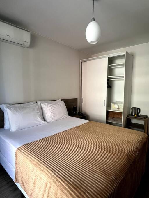 Bed, Bedroom, air conditioner
