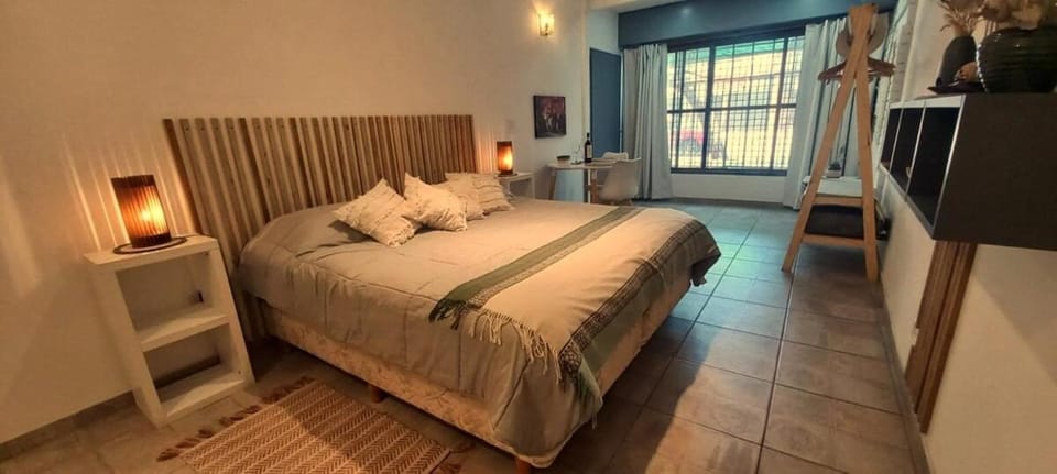 Bed, TV and multimedia, Bedroom