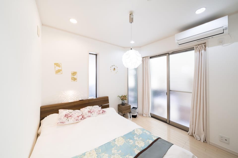 Bed, Bedroom, air conditioner