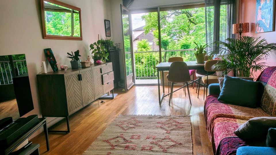 Communal lounge/ TV room