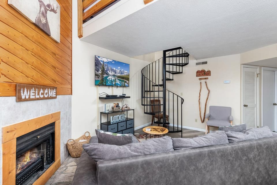 Mountain Calling - Resort Pool, WIFIO, 560 FREE tickets each paid day!!! House in Gatlinburg