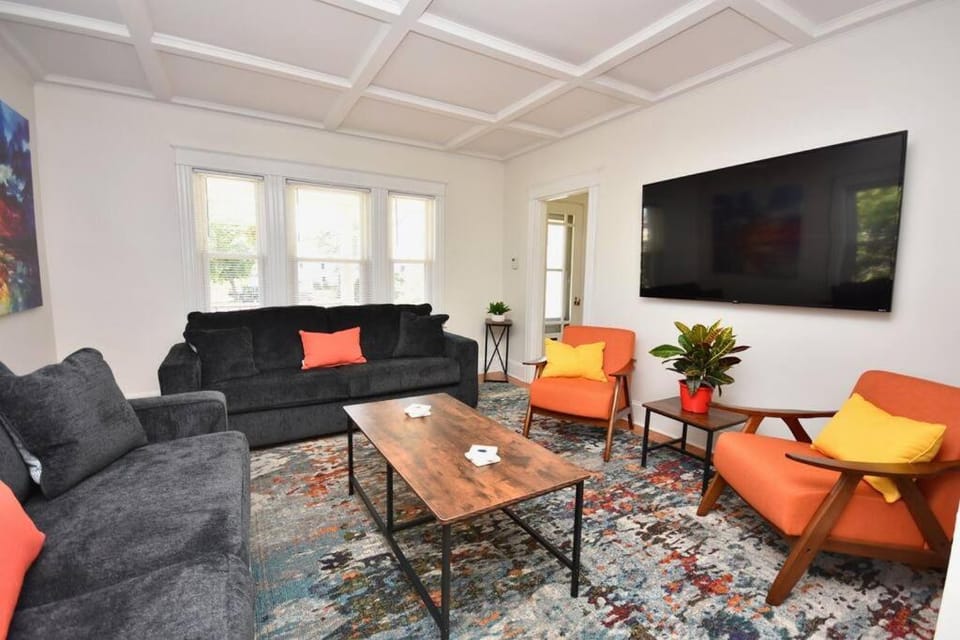 TV and multimedia, Living room, Seating area