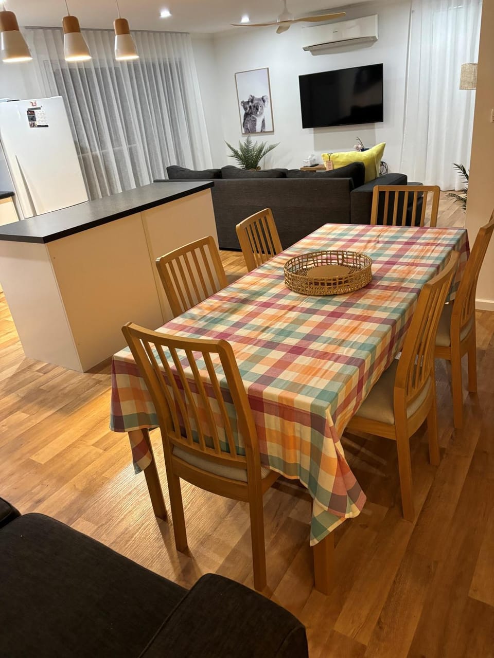 Living room, Dining area