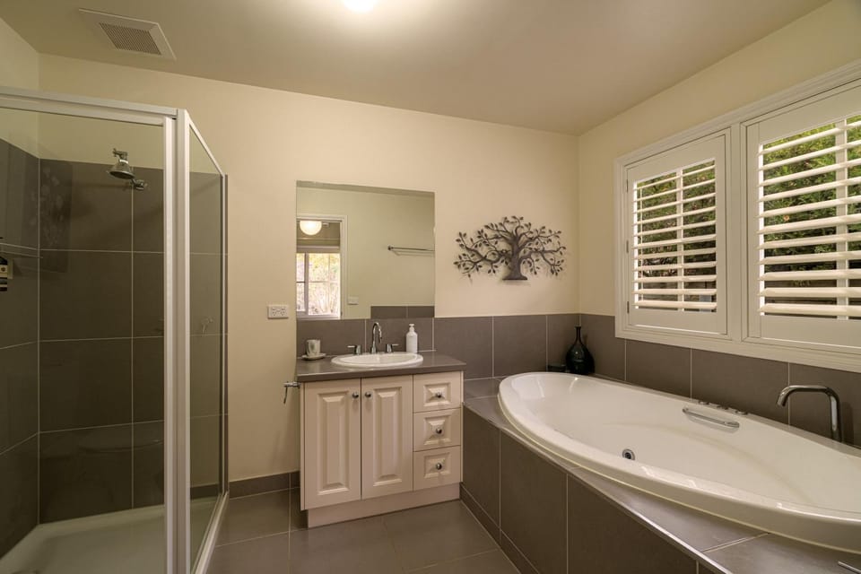 Shower, Bathroom, Bath, towels