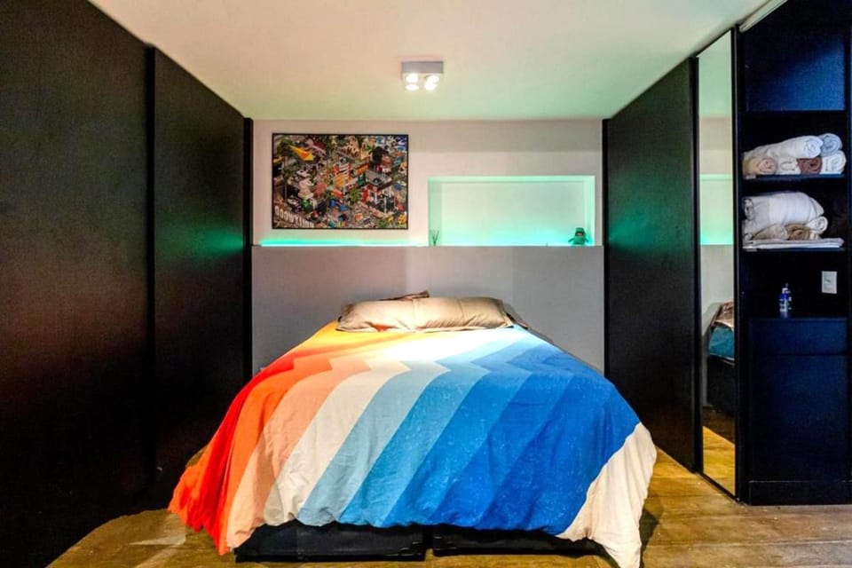 Bed, Photo of the whole room, Bedroom