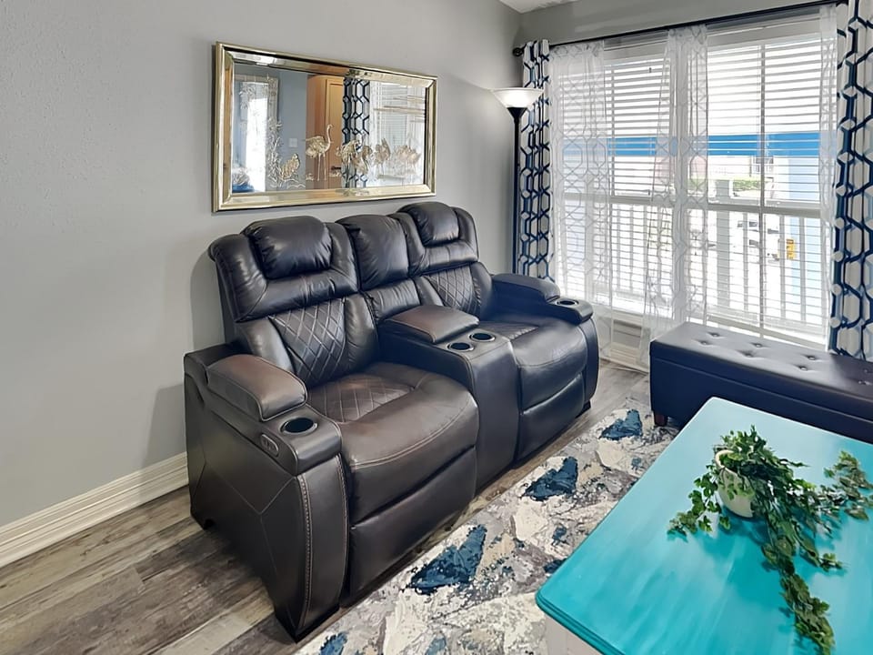 Living room, Seating area, furniture