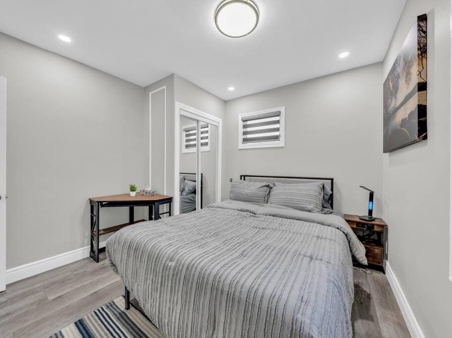 stylish house in south windsor-2 bedrooms Apartment in Windsor