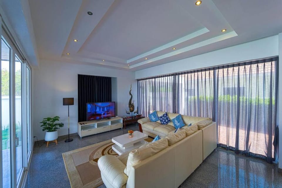 Luxury 4 Bedroom Pool Villa - PV8 House in Hua Hin District
