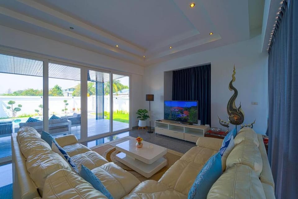 Luxury 4 Bedroom Pool Villa - PV8 House in Hua Hin District