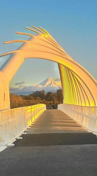 Nearby landmark, Mountain view
