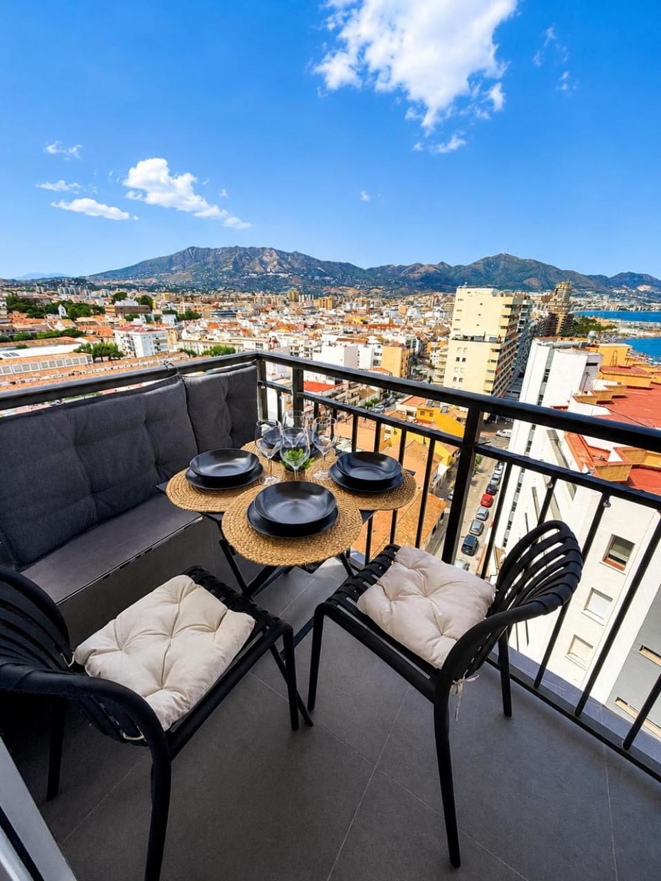 Moderno en primera línea de playa Apartment in Fuengirola