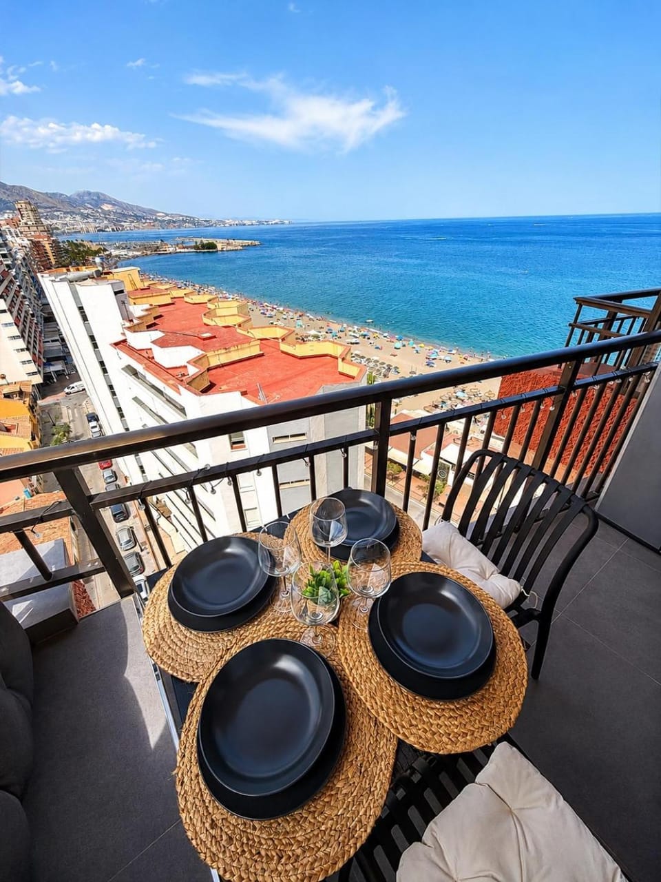 Moderno en primera línea de playa Apartment in Fuengirola
