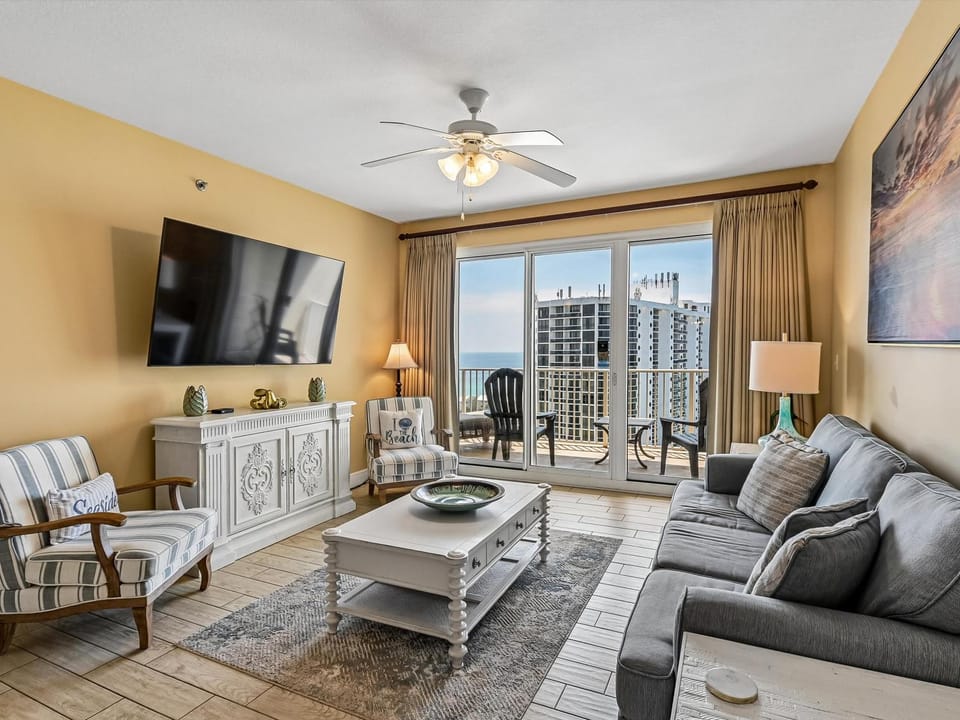 TV and multimedia, Balcony/Terrace, Living room, Seating area, Sea view, furniture