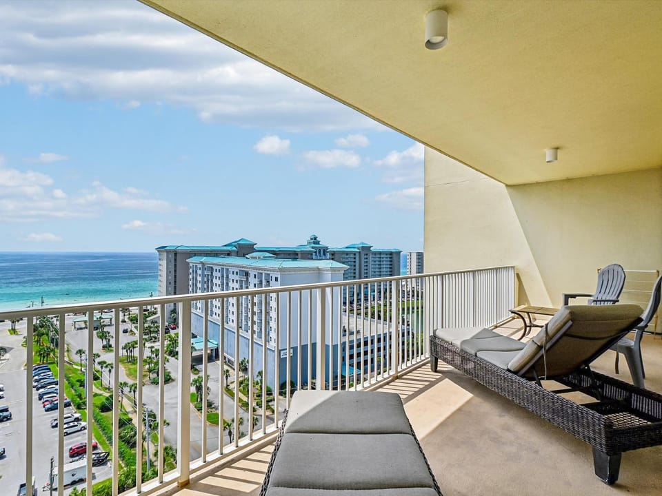 Balcony/Terrace, Seating area, Beach, Sea view