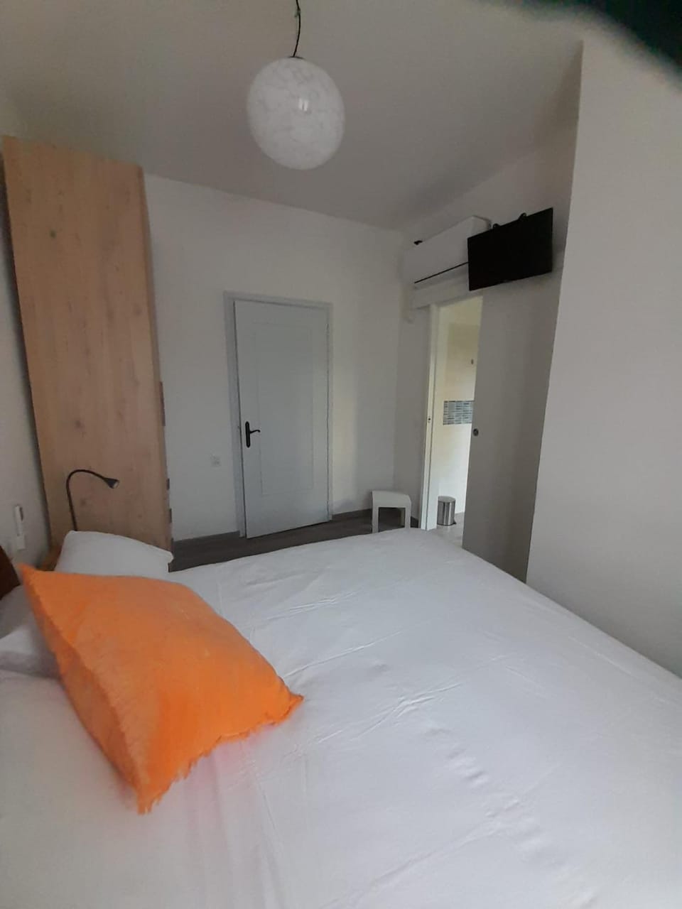 Bed, Bedroom, wardrobe, air conditioner