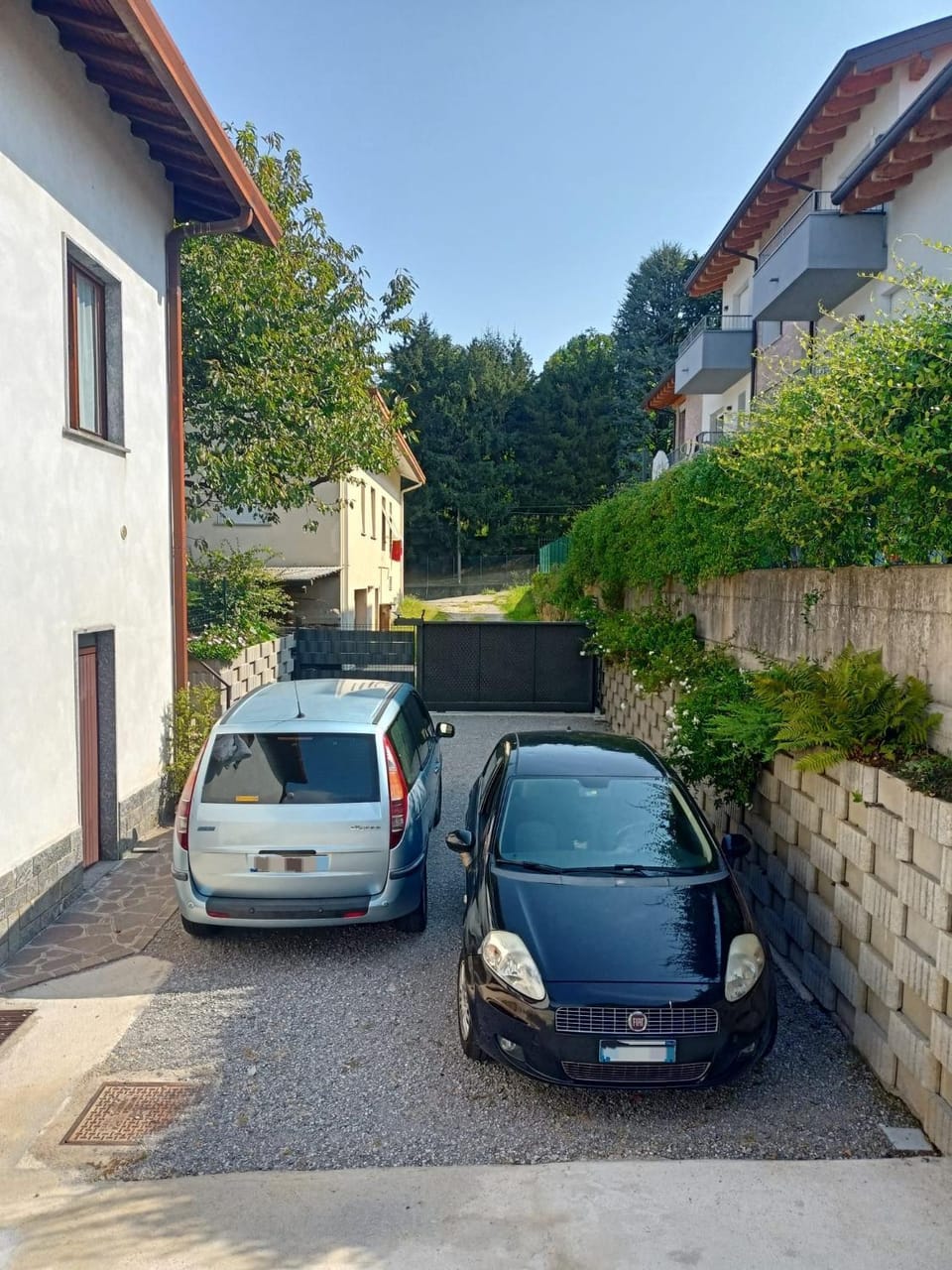Inner courtyard view, Parking
