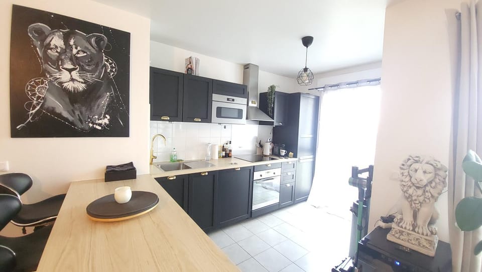 Kitchen or kitchenette, Dining area, minibar, oven, stove, toaster