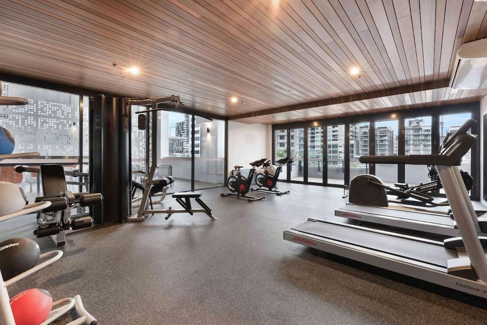 South Bank Skyview Pool & Gym Access Apartment in Brisbane City