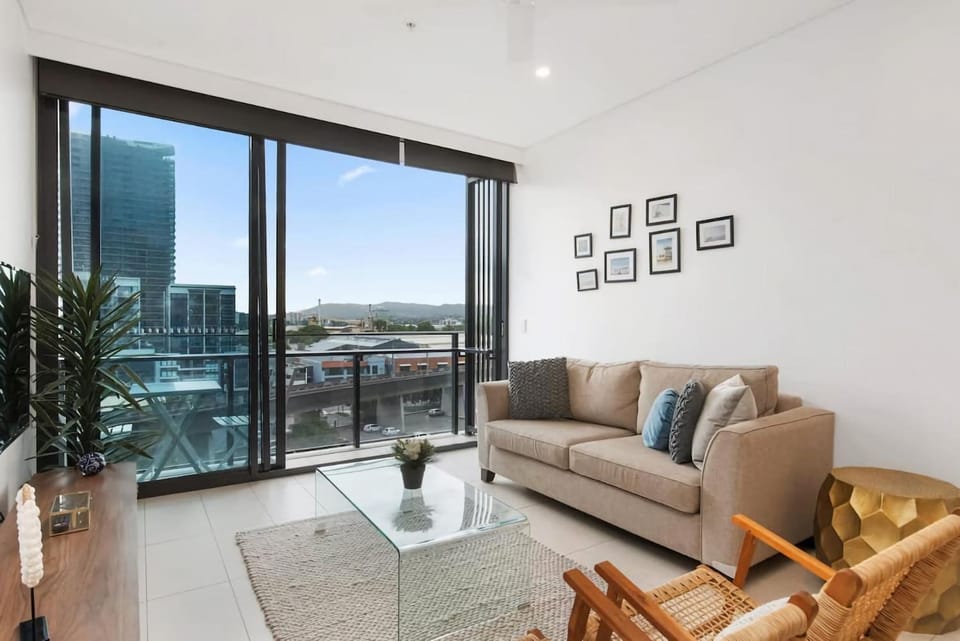 South Bank Skyview Pool & Gym Access Apartment in Brisbane City