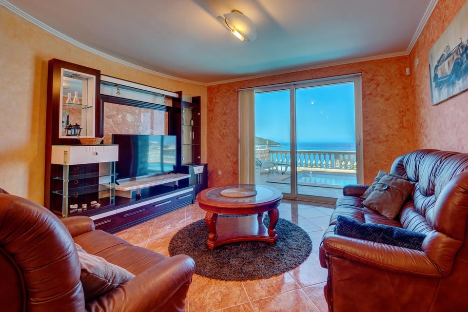 Villa Blue Bay House in Ulcinj Municipality