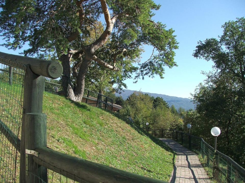 schönes Ferienhäuschen Chiara in ruhiger Lage für max 4 Personen mit Pool Apartment in Tignale