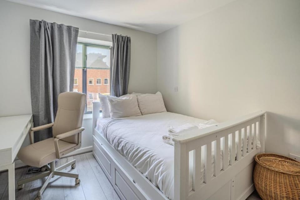 Inviting 2BD Flat 5 Mins to Temple Bar Apartment in Dublin
