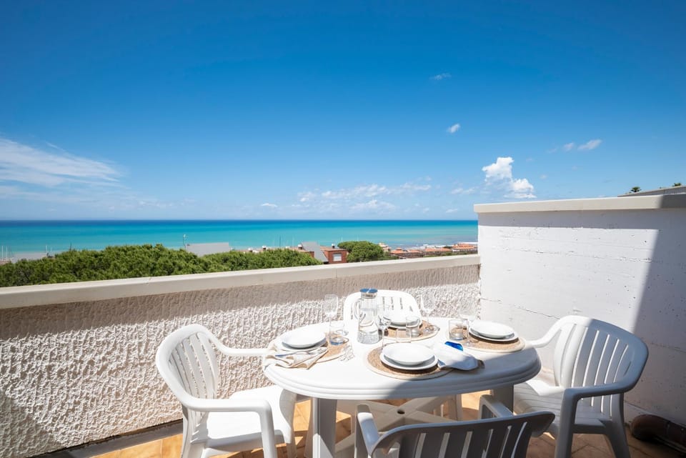 View (from property/room), Balcony/Terrace, Sea view
