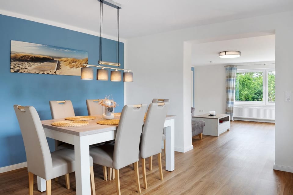 Property building, Kitchen or kitchenette, Living room