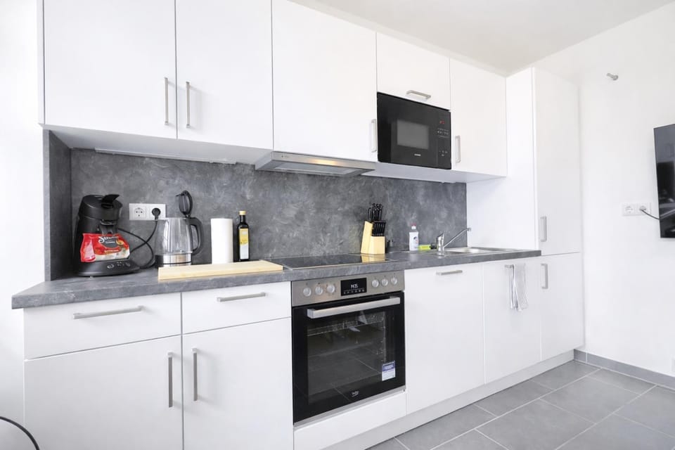 Kitchen or kitchenette, kitchen