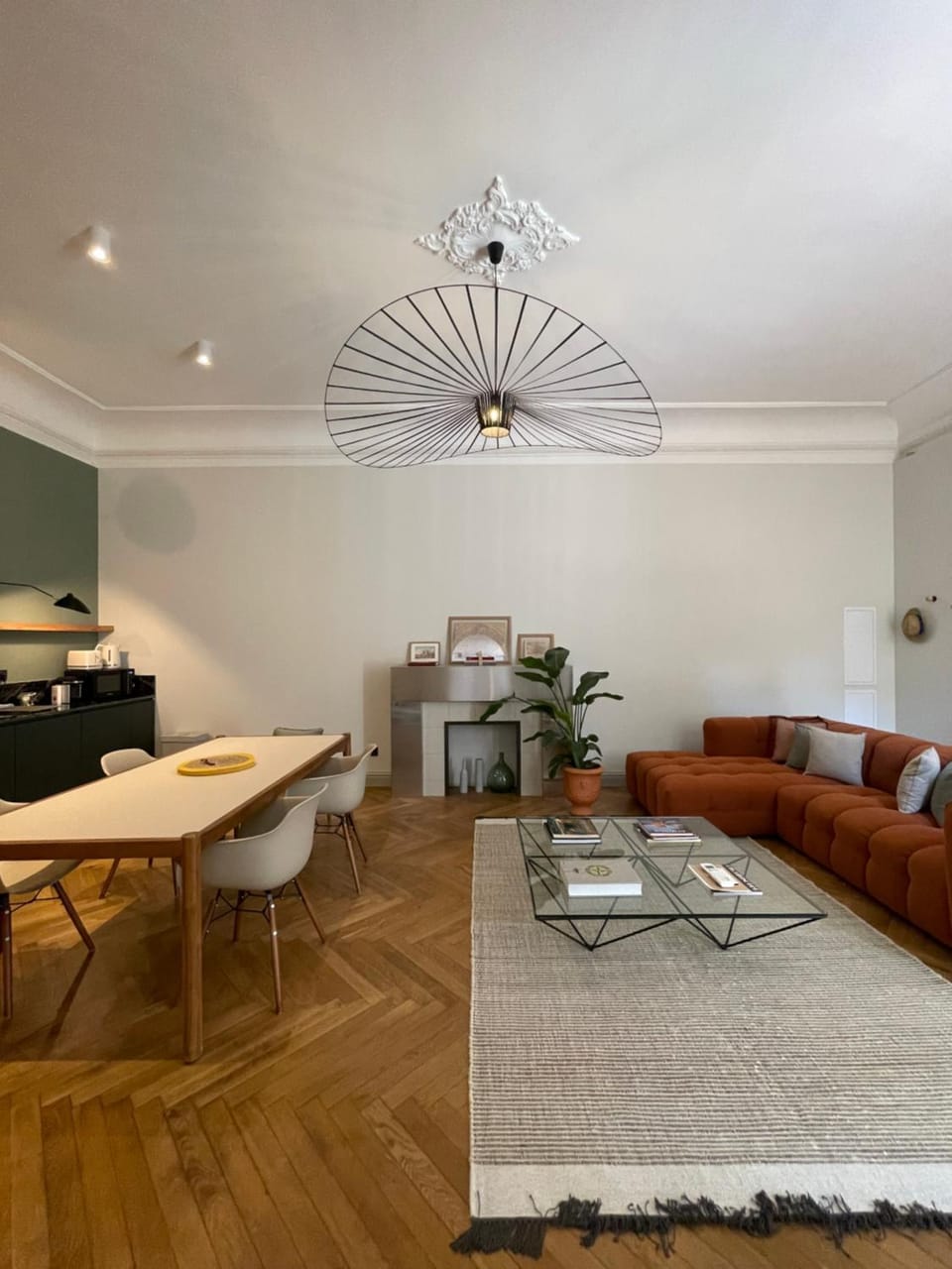 Living room, Seating area, Dining area