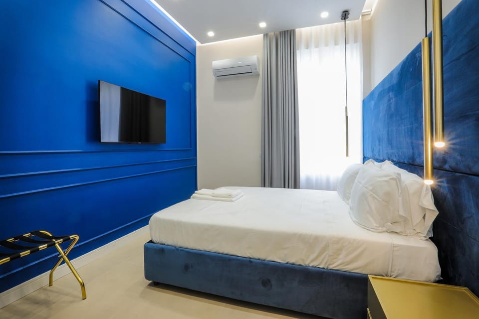 Bed, TV and multimedia, Bedroom, air conditioner
