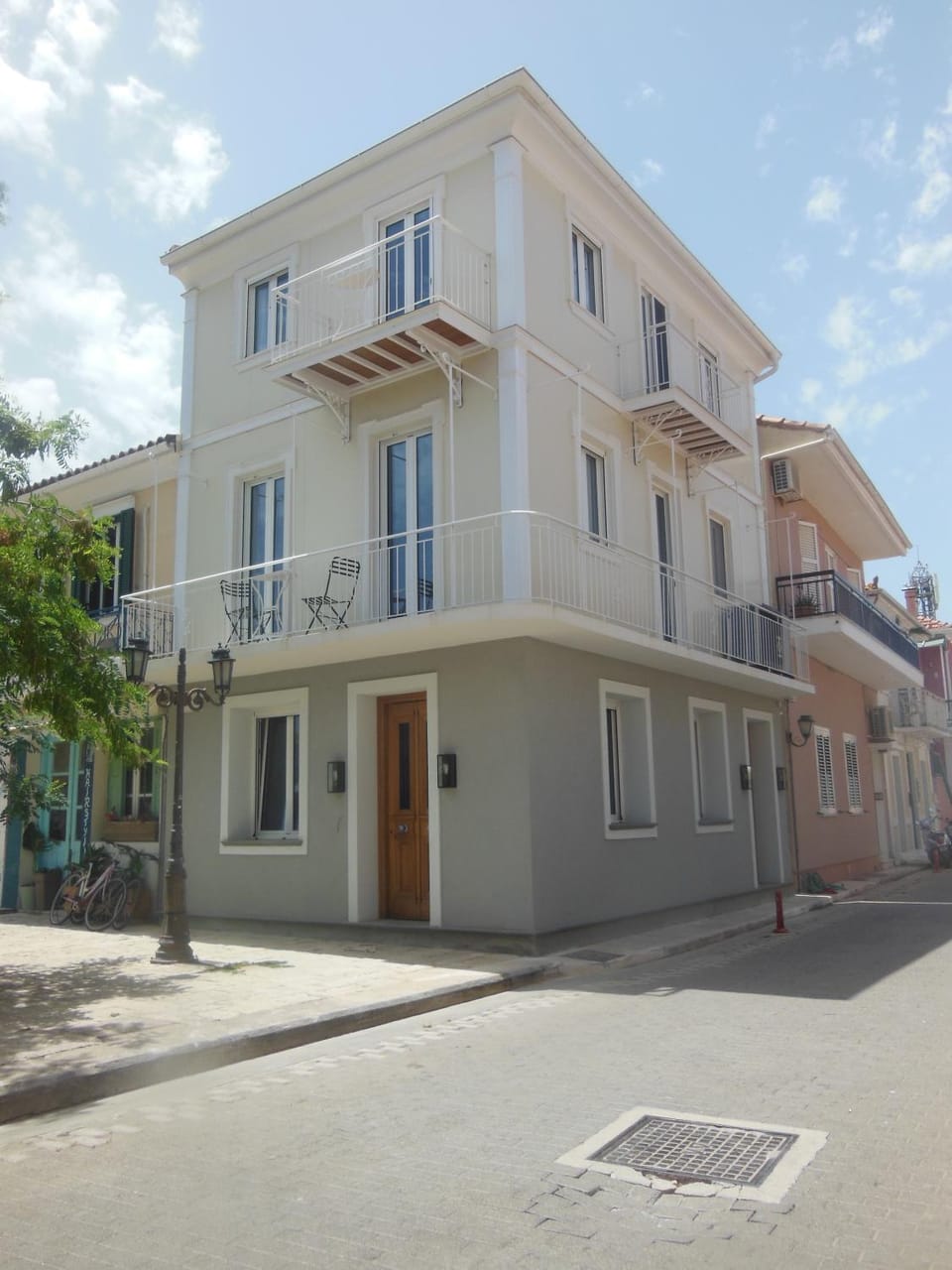 Property building, Day, Neighbourhood
