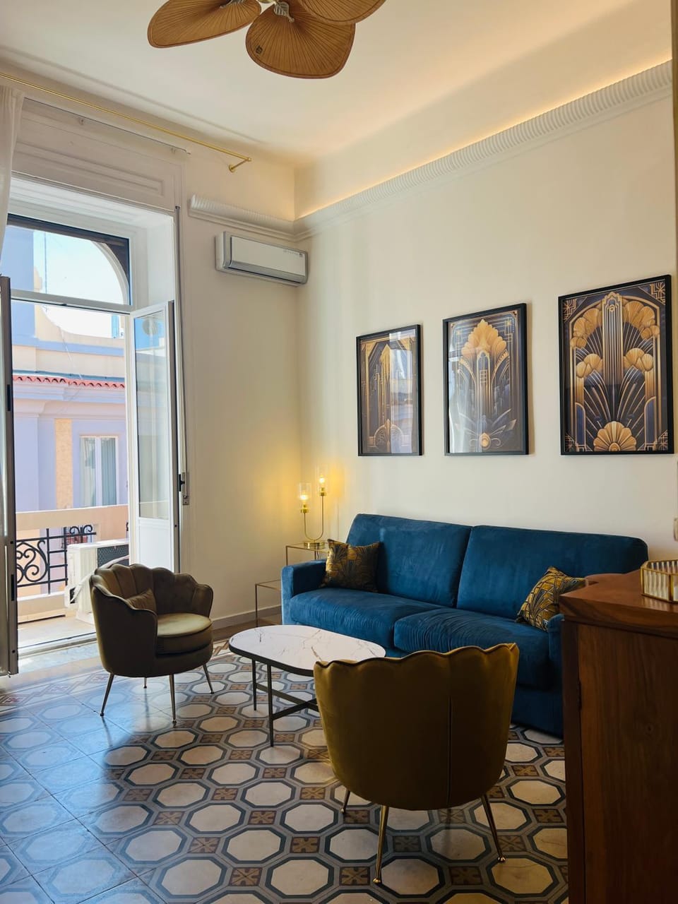 Communal lounge/ TV room, Balcony/Terrace, Balcony/Terrace, Lounge or bar
