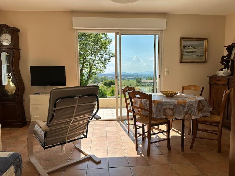 Maison au calme avec jardin House in Provence