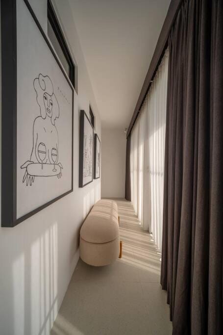 Decorative detail, Seating area