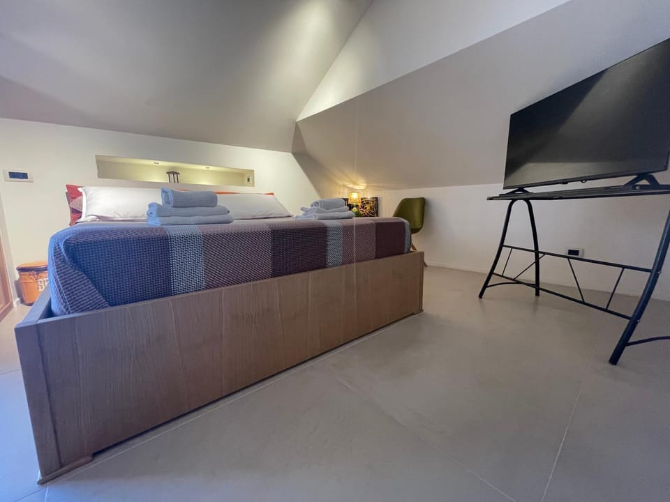 Bed, Day, Night, Summer, TV and multimedia, Bedroom, Seasons, furniture, wardrobe, air conditioner