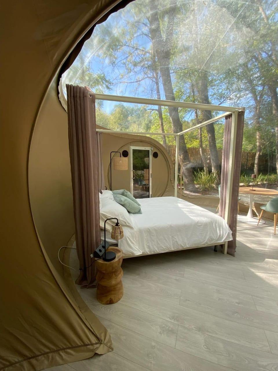 Bed, View (from property/room), Photo of the whole room, Bedroom