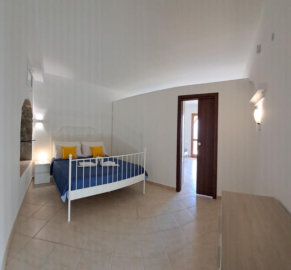 Bed, Bedroom, flat iron, heating, wardrobe, air conditioner