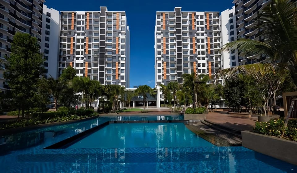 Property building, Swimming pool, Swimming pool