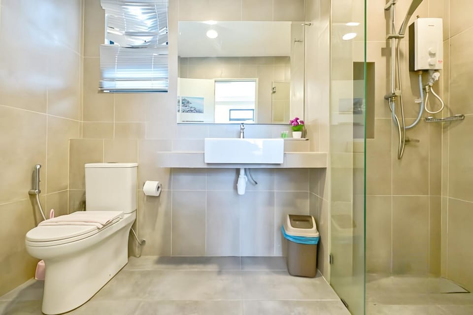 Shower, Toilet, bidet