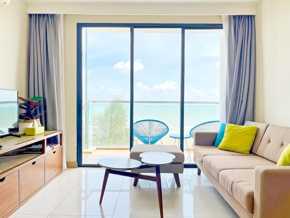 TV and multimedia, Balcony/Terrace, Living room, Seating area
